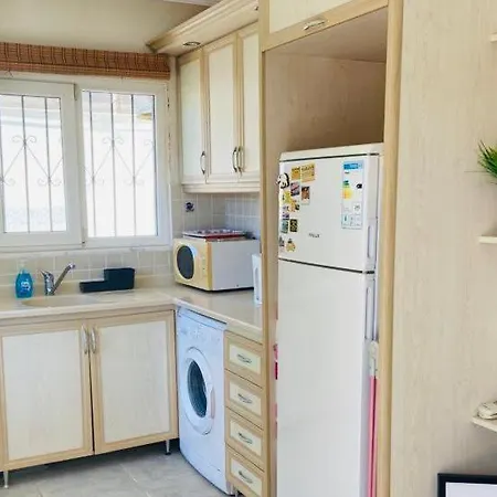 Lovely Ground Floor 2 Bedroom Apartment. * ديديم