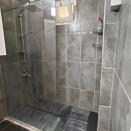 Lovely Ground Floor 2 Bedroom Apartment. شقة ديديم